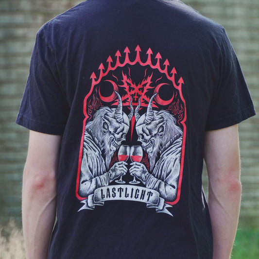 Saludos a la camisa del diablo