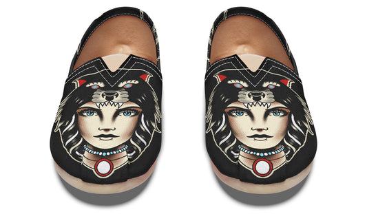 Wolf Cowl Girl Head Casual Shoes