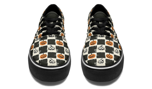 Checkered Pumpkins Classic Shoes