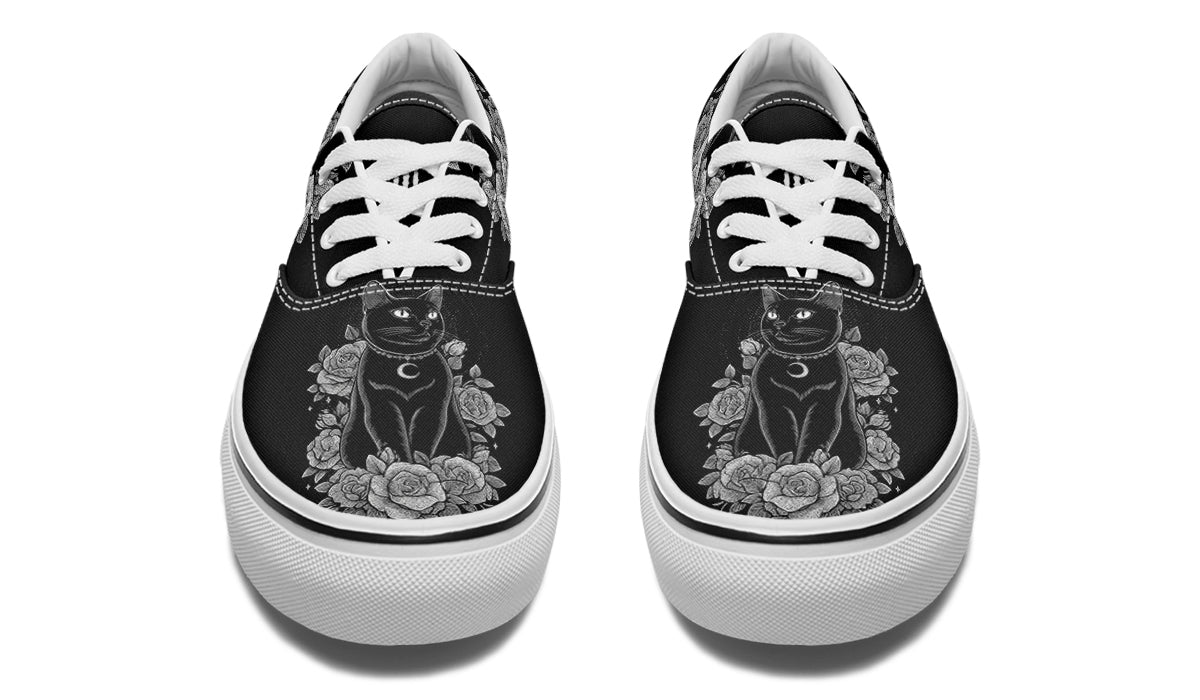 Lunar Familiar Cat Classic Shoes