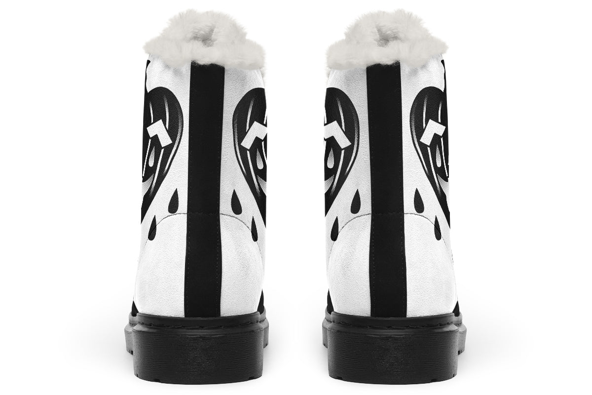 Hallo Scream Comfy Boots