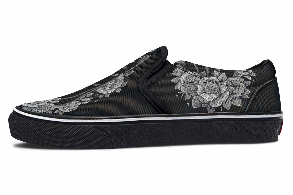 Lunar Familiar Cat Slip On Shoes