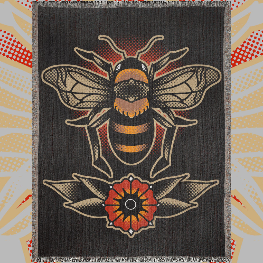 Manta tradicional tejida con abejas.